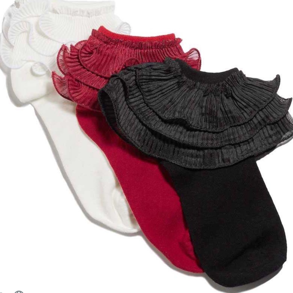 LELE SADOUGHI NWT AUTHENTIC CRIMSON SET OF 3 PLEATED BOBBY SOCKS